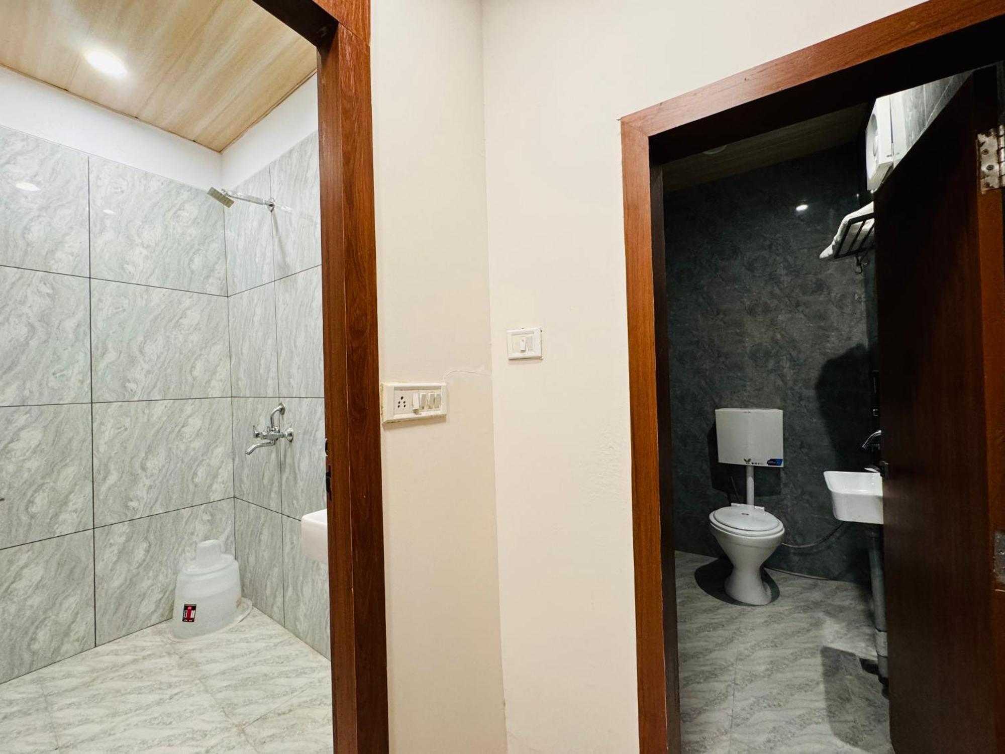 Hotel Suryodaya Udždžain Pokoj fotografie